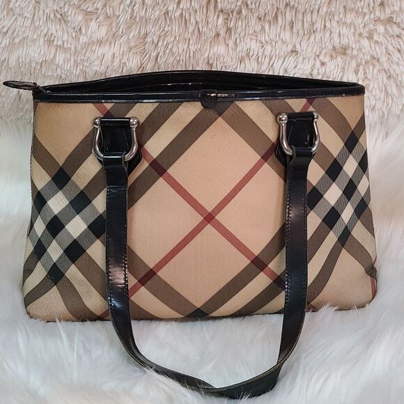 Burberry Handbags - 💯 Authentic Burberry Novacheck Tote Bag 🍀